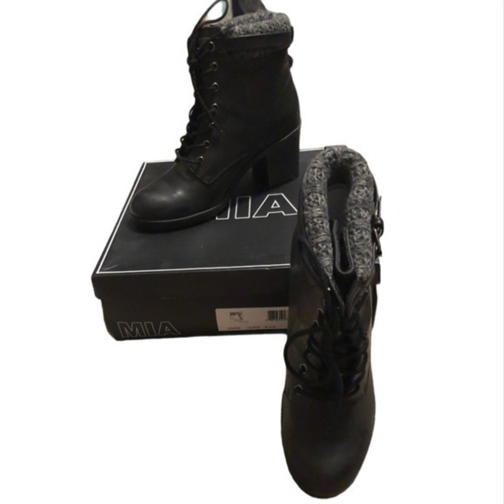 Mia George Black Combat Boots - Picture 2 of 8